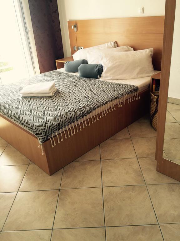 Apartmani Smiljanic Starigrad Paklenica Exterior foto