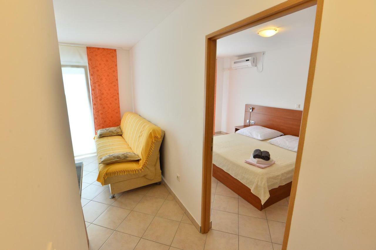 Apartmani Smiljanic Starigrad Paklenica Exterior foto