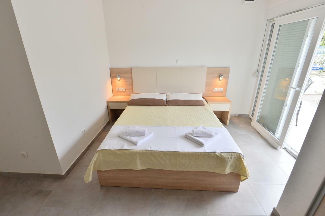 Apartmani Smiljanic Starigrad Paklenica Exterior foto